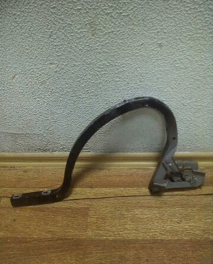 Петля крышки багажника левая Chevrolet Cruze oem 95037513