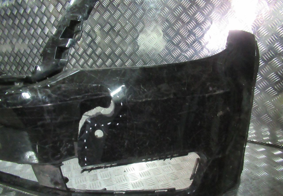 Бампер передний Chevrolet Tahoe 4 oem 22936492 (трещины) (скл-3)