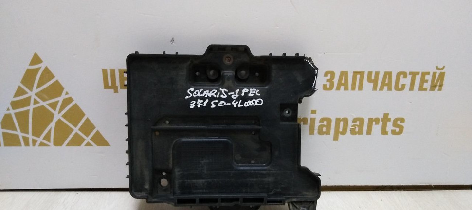 Площадка АКБ Hyundai Solaris (10-17) oem 371504l000