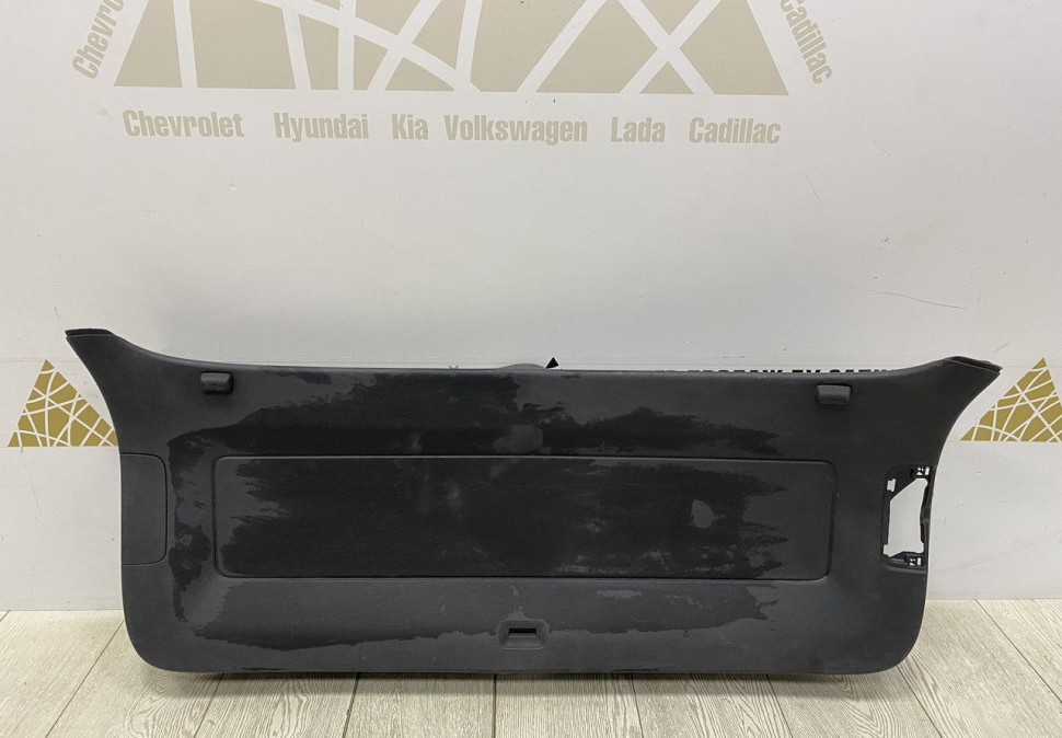 Обивка крышки багажника Volkswagen Tiguan 1 2010-2016 oem 5n0867601a (скл-3)