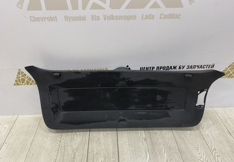 Обивка крышки багажника Volkswagen Tiguan 1 2010-2016 oem 5n0867601a (скл-3)