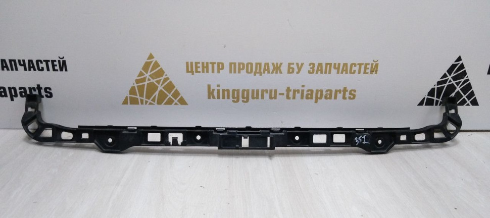 Кронштейн заднего бампера Volkswagen Golf 6 09-12 oem 5k6807863