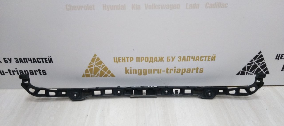 Кронштейн заднего бампера Volkswagen Golf 6 09-12 oem 5k6807863