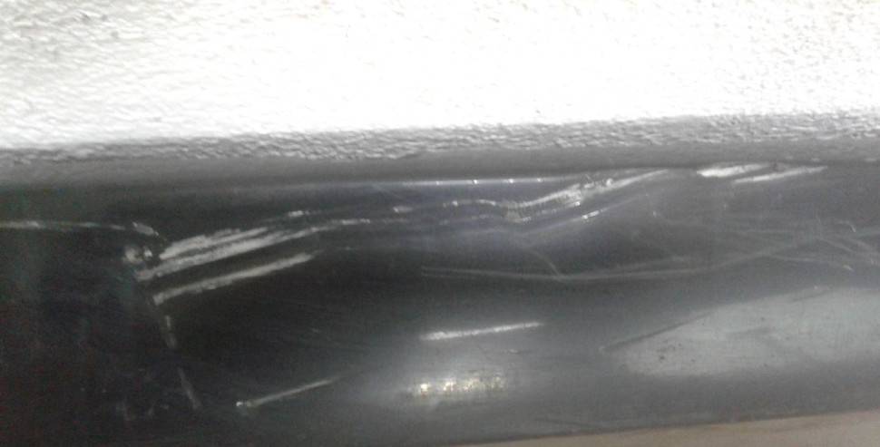 Накладка порога правая Volkswagen Passat B7 oem 3aa853856 (дефект)