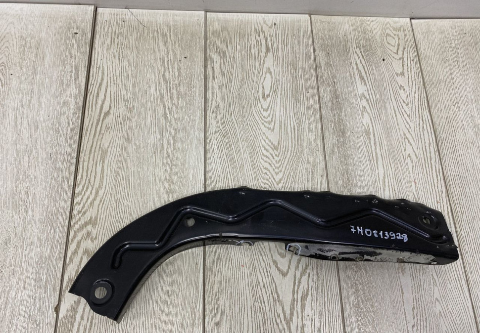 Опорная планка Volkswagen Transporter T5 2009 oem 7H0813928