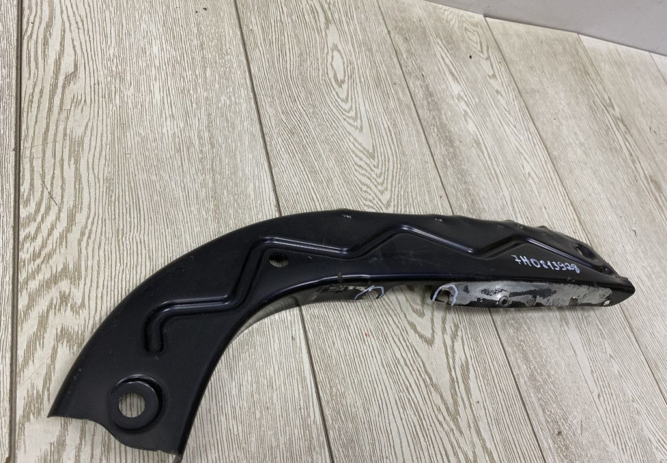 Опорная планка Volkswagen Transporter T5 2009 oem 7H0813928 Опорная планка Volkswagen Transporter T5 2009 oem 7H0813928