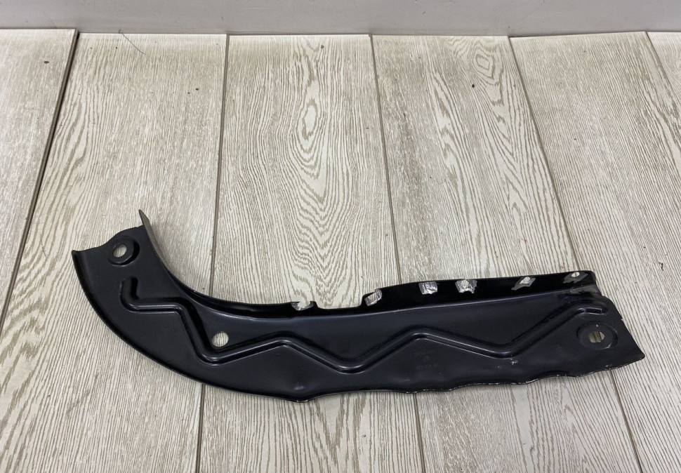 Опорная планка Volkswagen Transporter T5 2009 oem 7H0813928 Опорная планка Volkswagen Transporter T5 2009 oem 7H0813928