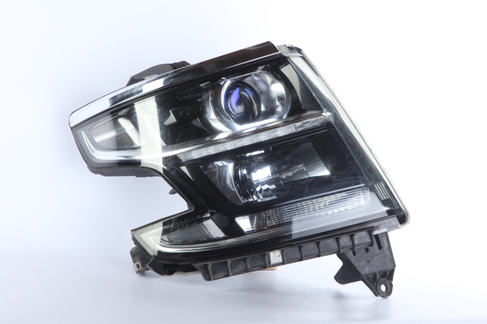 Фара правая Chevrolet Tahoe галоген Фара правая Chevrolet Tahoe галоген