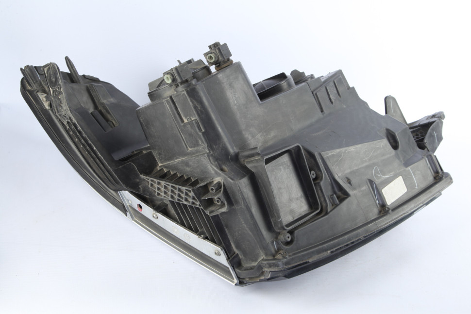 Фара правая Chevrolet Tahoe галоген Фара правая Chevrolet Tahoe галоген