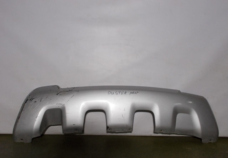 Накладка заднего бампера бу Renault Duster рестайлинг OEM 850706023R