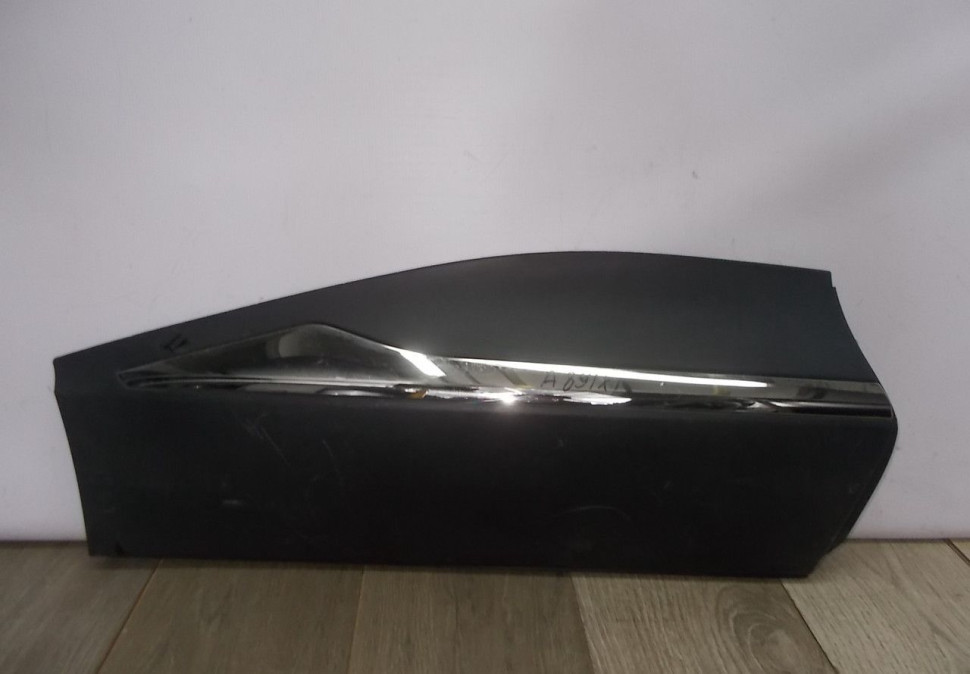 Молдинг двери задний правый бу Renault Kaptur OEM 828209822R