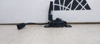 Замок капота Chevrolet Cruze oem 95989869