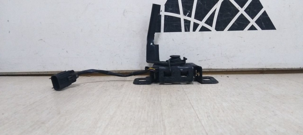 Замок капота Chevrolet Cruze oem 95989869