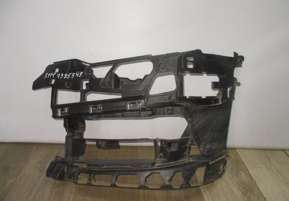 Кронштейн переднего бампера левый бу BMW 5 G30 OEM 51117385345