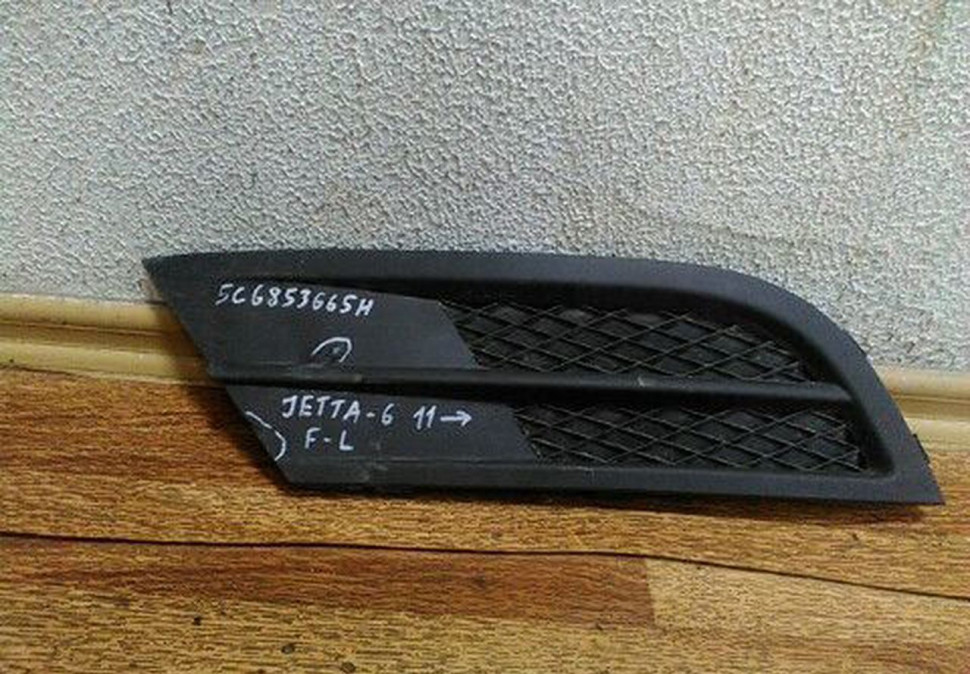 Заглушка ПТФ передняя левая Volkswagen Jetta 6 (11>) потертость oem 5c6853665h