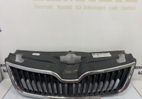 Решетка радиатора Skoda Rapid OEM 5JA853668
