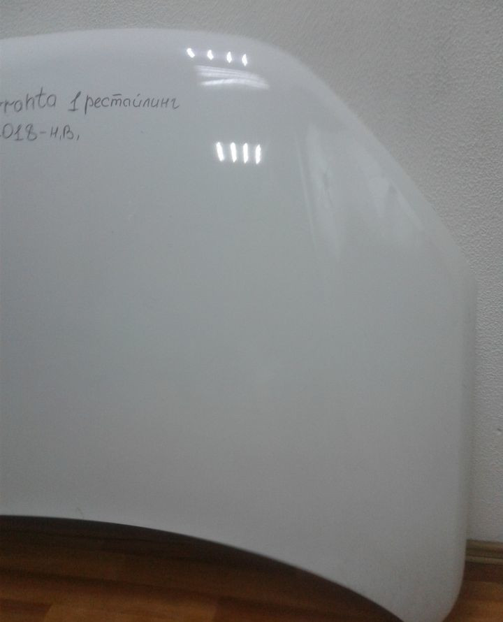 Капот Lada Granta рест Oem 21908402010000 (вмятина)  (скл-3)