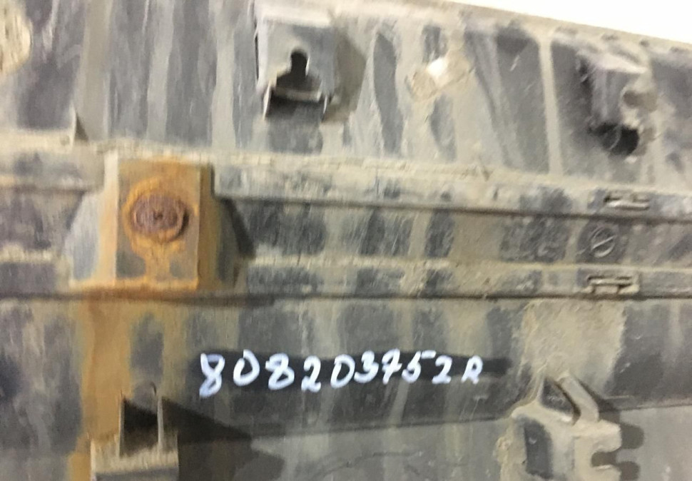 Молдинг передней правой двери Renault Koleos 2 OEM 808203752R