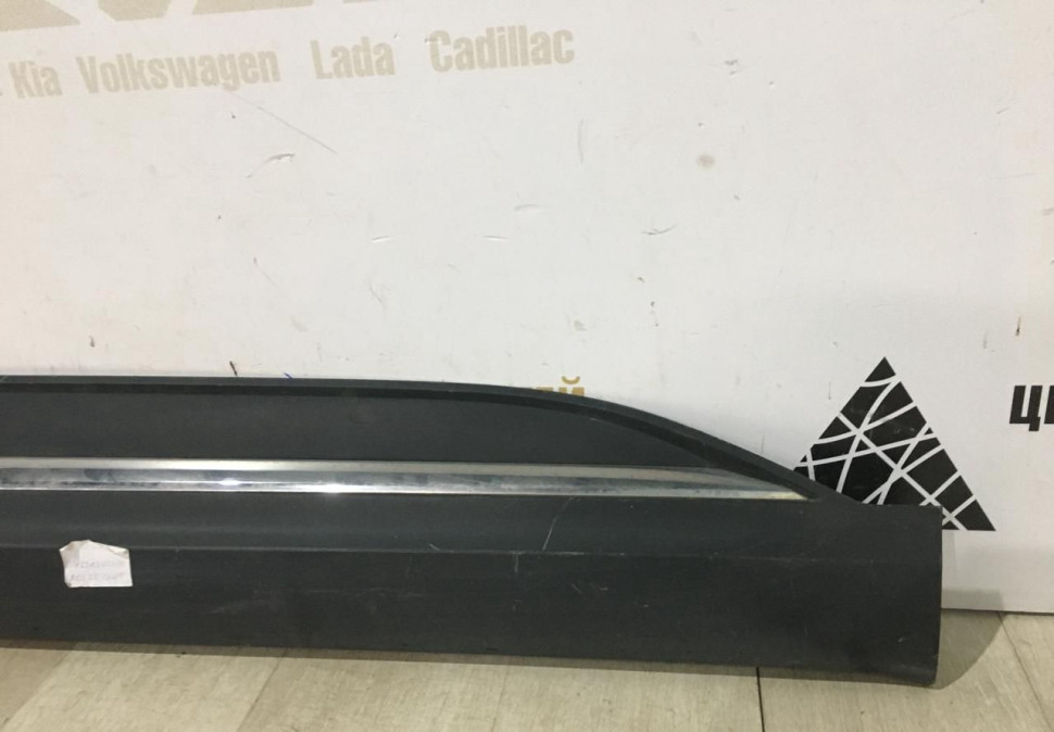 Молдинг передней правой двери Renault Koleos 2 OEM 808203752R Молдинг передней правой двери Renault Koleos 2 OEM 808203752R