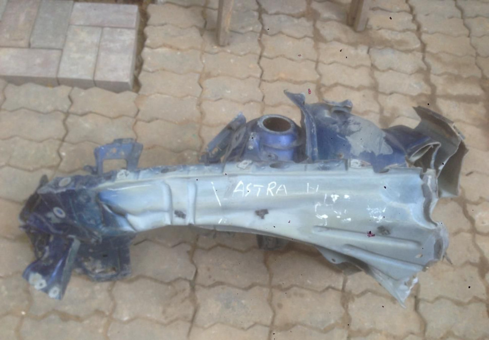Лонжерон правый Opel Astra H oem 13181100 (скл-3) Лонжерон правый Opel Astra H oem 13181100 (скл-3)