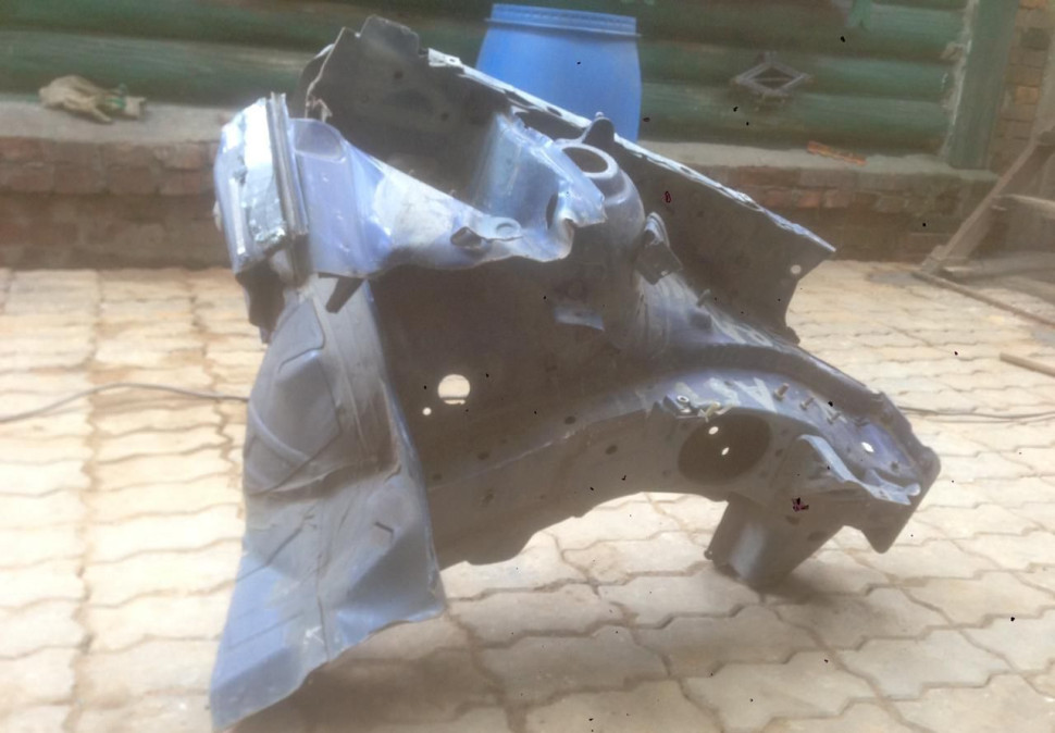 Лонжерон правый Opel Astra H oem 13181100 (скл-3) Лонжерон правый Opel Astra H oem 13181100 (скл-3)