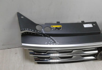 Решетка радиатора Volkswagen Tiguan 2 (17>) oem 5NA853653B (скл-3)