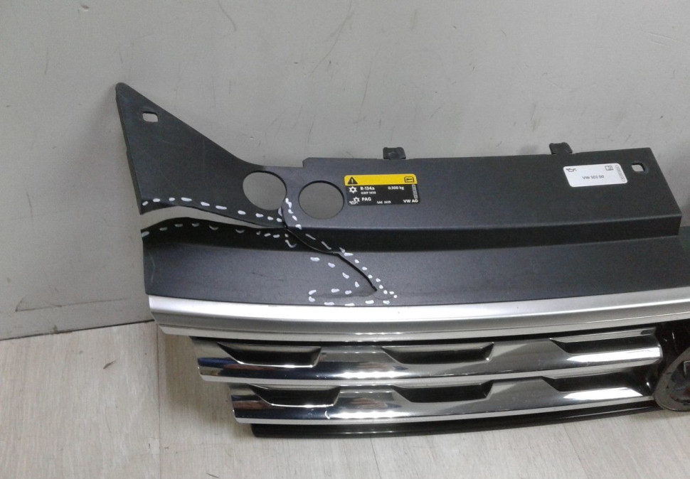 Решетка радиатора Volkswagen Tiguan 2 (17>) oem 5NA853653B (скл-3) Решетка радиатора Volkswagen Tiguan 2 (17>) oem 5NA853653B (скл-3)