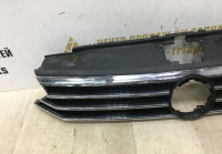 Решетка радиатора Volkswagen Passat B8 2015 oem 3g0853653d