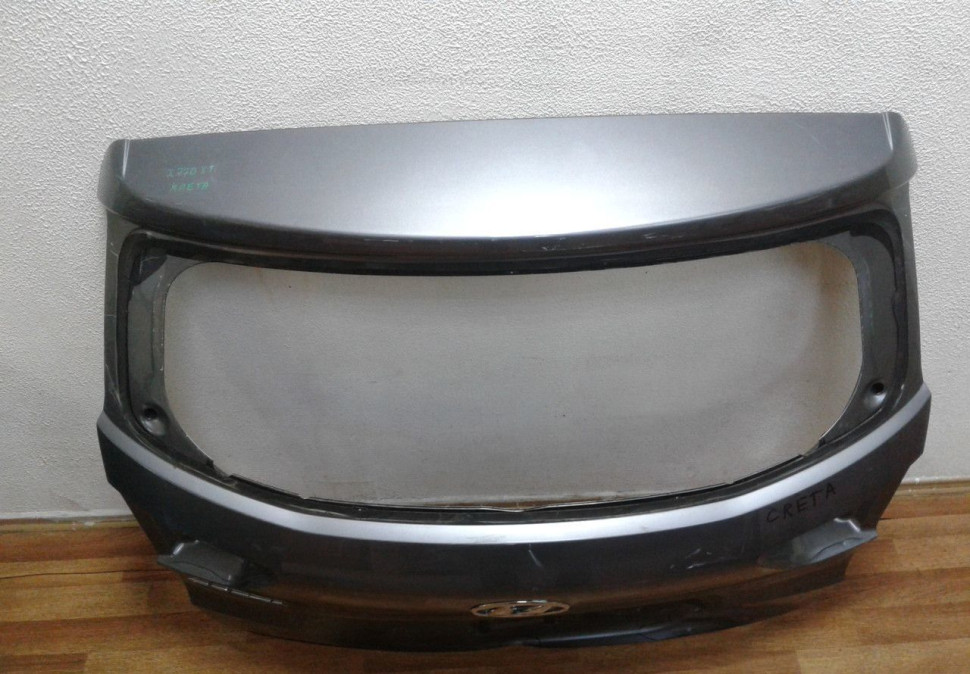 Крышка багажника Hyundai Creta (16>) вмятина (скл-3) Крышка багажника Hyundai Creta (16>) вмятина (скл-3)