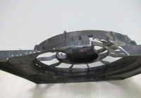 Диффузор вентилятора Hyundai Solaris 2 oem 25380h8000 (слом.часть)