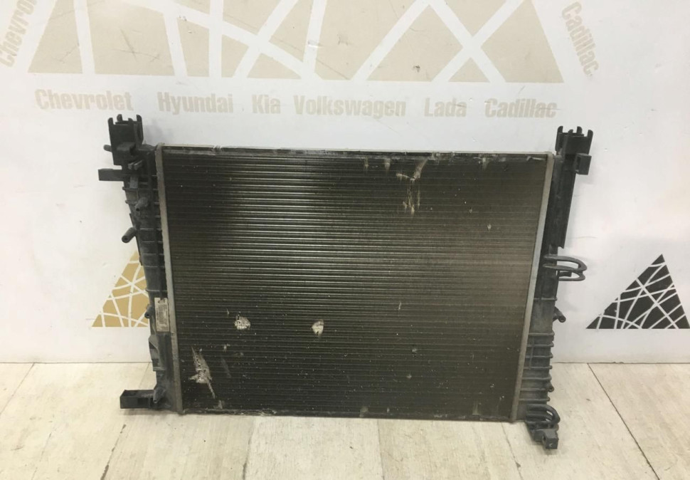 Радиатор охлаждения Renault Logan 2 OEM 214106179R