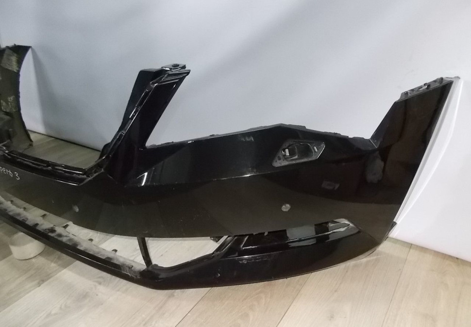 Бампер передний бу Skoda Superb 3 OEM 3V0807221