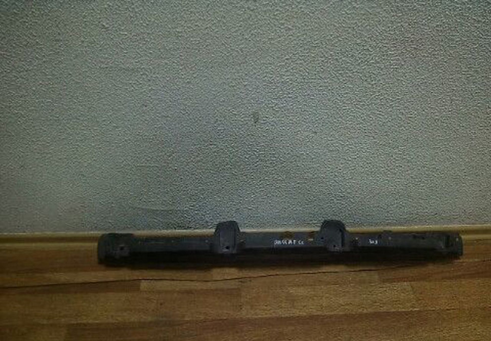 Направляющая заднего бампера Volkswagen Passat CC