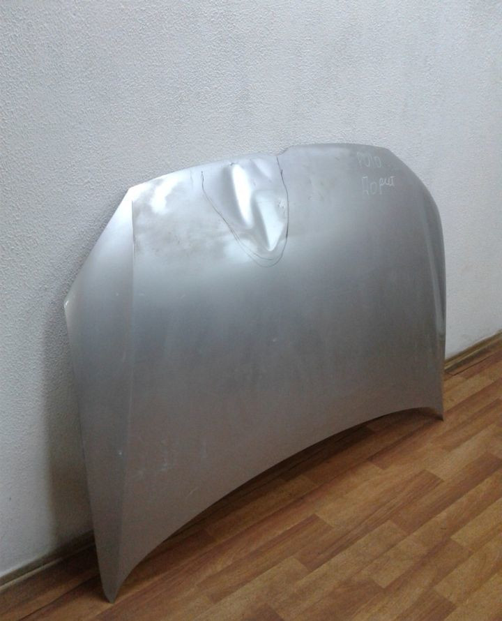 Капот Volkswagen Polo до рестайл oem 6ru823031b (вмятины) Капот Volkswagen Polo до рестайл oem 6ru823031b (вмятины)