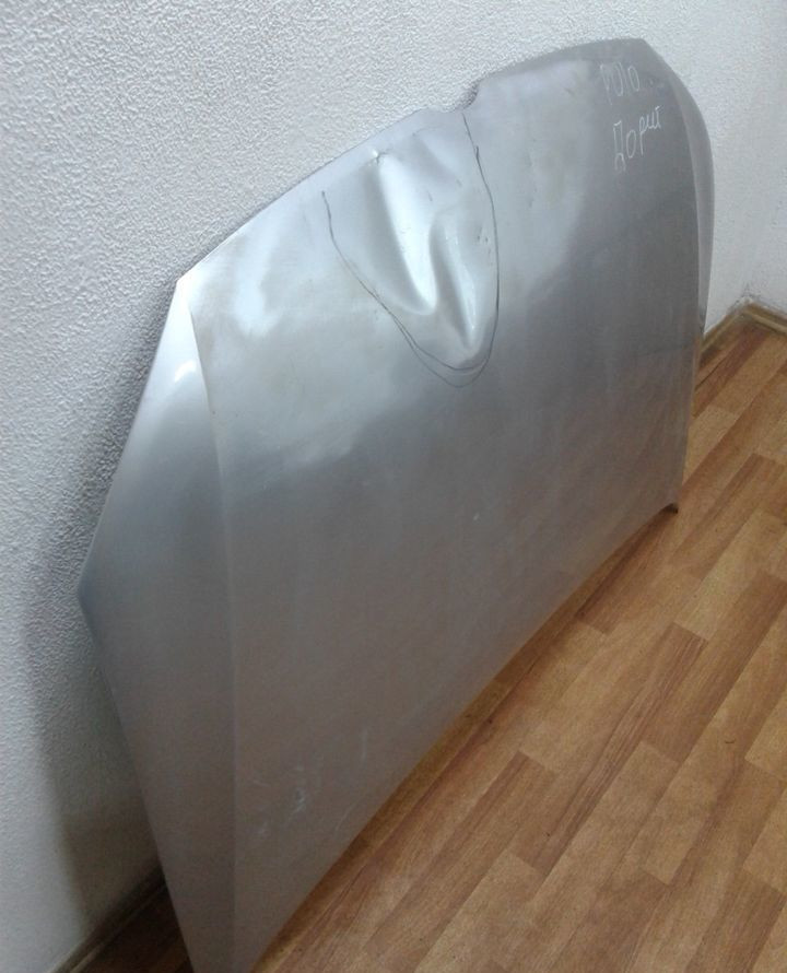 Капот Volkswagen Polo до рестайл oem 6ru823031b (вмятины) Капот Volkswagen Polo до рестайл oem 6ru823031b (вмятины)