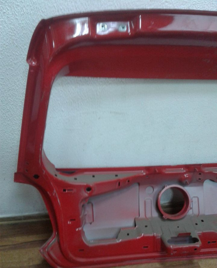 Крышка багажника Volkswagen Polo хетчбэк (вмятина) Крышка багажника Volkswagen Polo хетчбэк (вмятина)