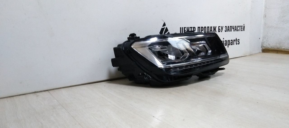 Фара правая LED Volkswagen Tiguan 2 oem 5NB941036D (Скл-3)