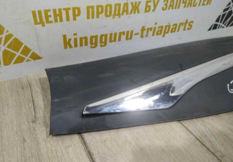 Молдинг двери задний левый бу Renault Kaptur OEM 828216149R