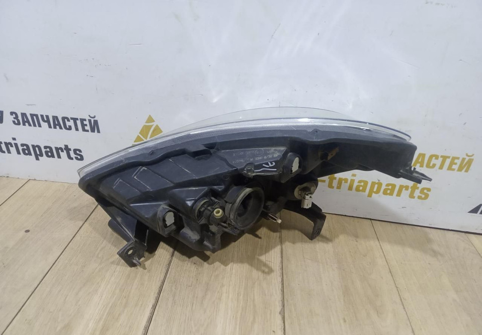 Фара правая бу Renault Dokker OEM 260102414R Фара правая бу Renault Dokker OEM 260102414R