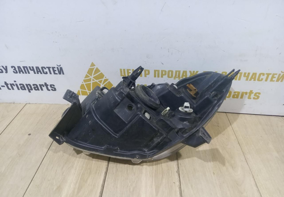 Фара правая бу Renault Dokker OEM 260102414R Фара правая бу Renault Dokker OEM 260102414R
