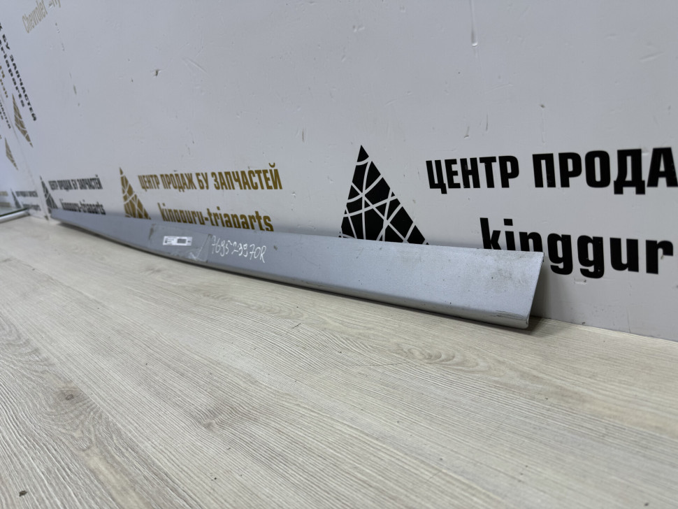 Накладка левого порога бу Renault Duster OEM 769523970R Накладка левого порога бу Renault Duster OEM 769523970R