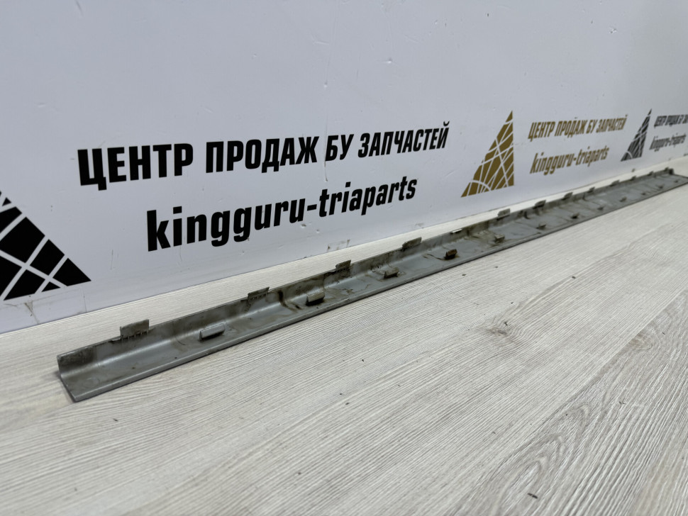 Накладка левого порога бу Renault Duster OEM 769523970R Накладка левого порога бу Renault Duster OEM 769523970R