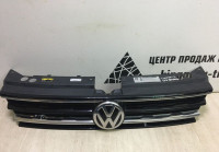 Решетка радиатора Volkswagen Tiguan 2 oem 5NA853653B (скл-3)