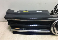 Решетка радиатора Volkswagen Tiguan 2 oem 5NA853653B (скл-3)