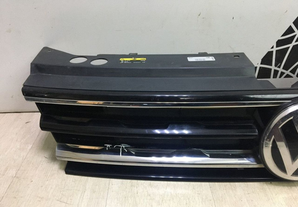 Решетка радиатора Volkswagen Tiguan 2 oem 5NA853653B (скл-3) Решетка радиатора Volkswagen Tiguan 2 oem 5NA853653B (скл-3)