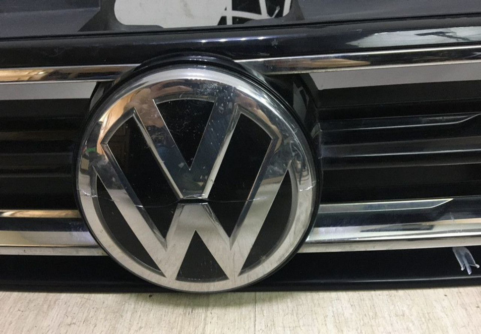 Решетка радиатора Volkswagen Tiguan 2 oem 5NA853653B (скл-3) Решетка радиатора Volkswagen Tiguan 2 oem 5NA853653B (скл-3)