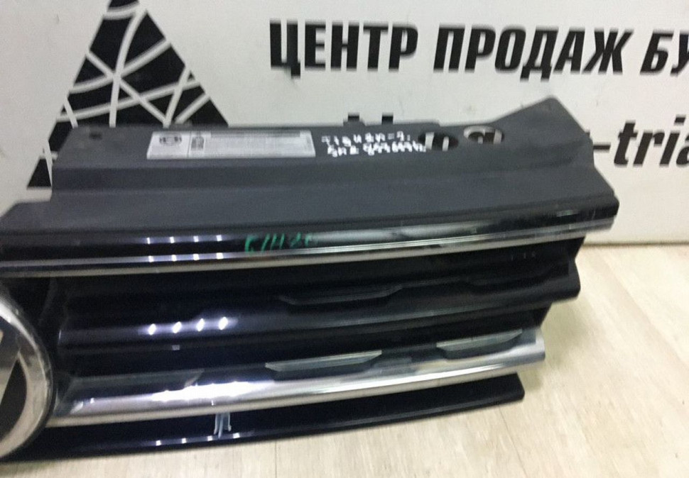 Решетка радиатора Volkswagen Tiguan 2 oem 5NA853653B (скл-3) Решетка радиатора Volkswagen Tiguan 2 oem 5NA853653B (скл-3)