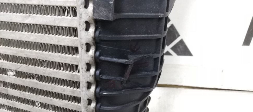 Интеркулер левый Volkswagen Touareg 1 (02-10) oem 7L6145803d