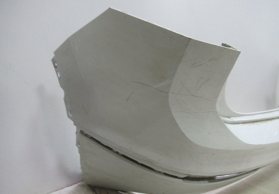 Бампер задний Volkswagen Tiguan 2 R-Line oem 5nr807421 (вмятина) Бампер задний Volkswagen Tiguan 2 R-Line oem 5nr807421 (вмятина)