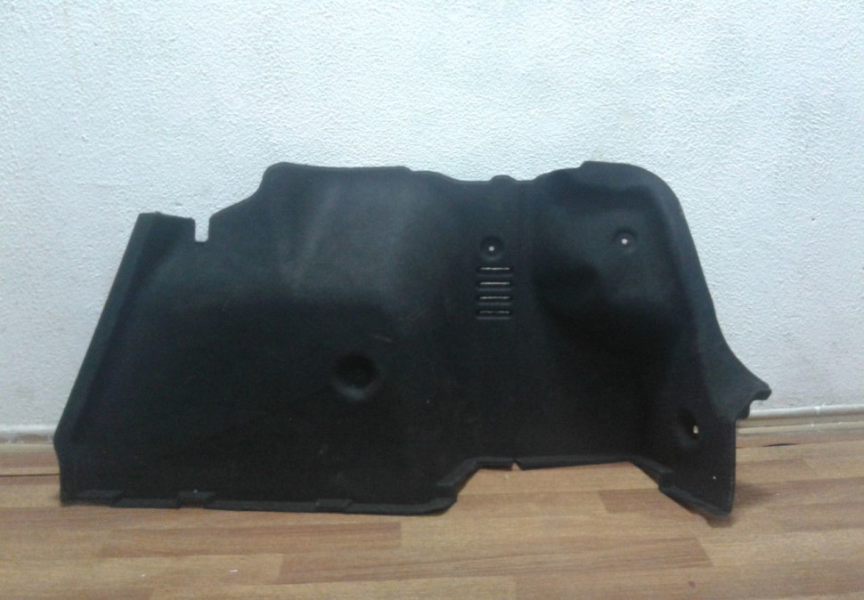 Обивка багажника правая Chevrolet Cruze (09-15)
